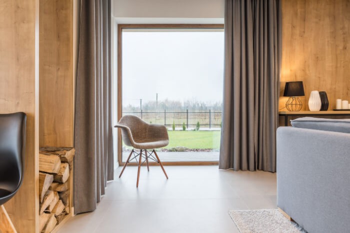 Vitrininiai plastikiniai langai – natūralios šviesos namuose šaltinis: kaip jos gauti kuo daugiau?