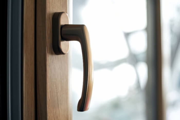 Garsą izoliuojantys mediniai langai