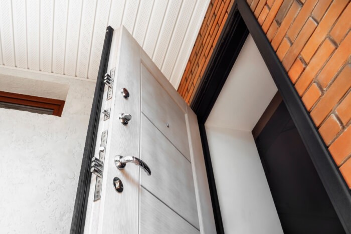 Šarvuotos buto durys – saugus sprendimas?