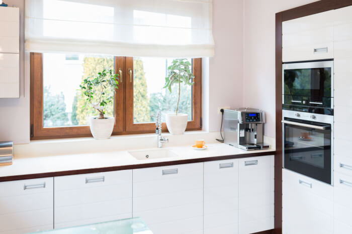 Jaukių namų kūrimas mediniais langais: įkvepiančios idėjos ir patarimai