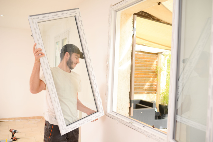 Nauji ar naudoti plastikiniai langai?